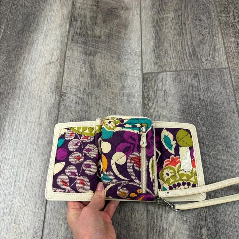 Vera Bradley Cream/Plum Anniversary Wristlet Wallet‎ - Picture 10 of 11